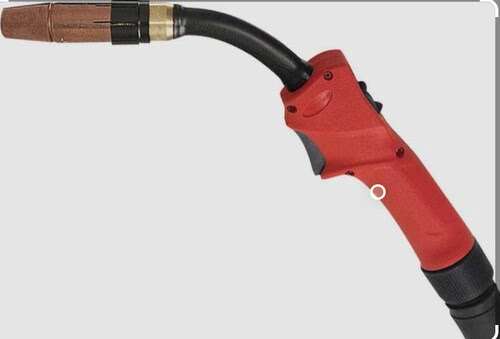 Torcia di saldatura manuale Sfronius NW 2500, progettata per comfort e prestazioni superiori