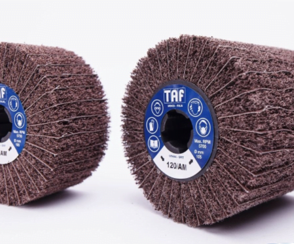 Set Ruote POLITAF RSM57: Combinazione Tela Abrasiva e Non Tessuto
